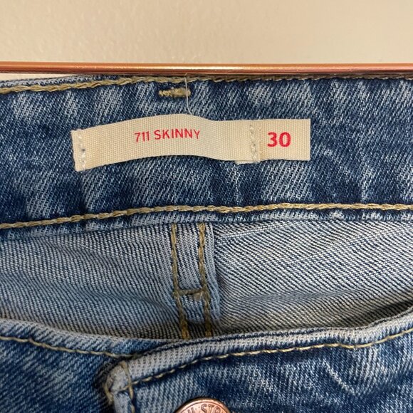 Levi's | Blue Medium Wash Distressed 711 Skinny Jeans 30 (Short) - Picture 3 of 5